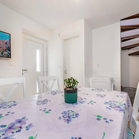 Apartment Evelin *